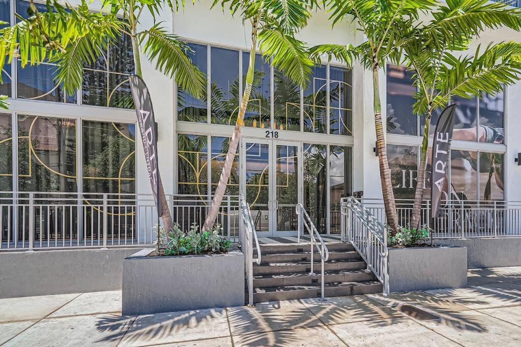 Apartment Downtown King Bed, Luxe Condo, Free Parking